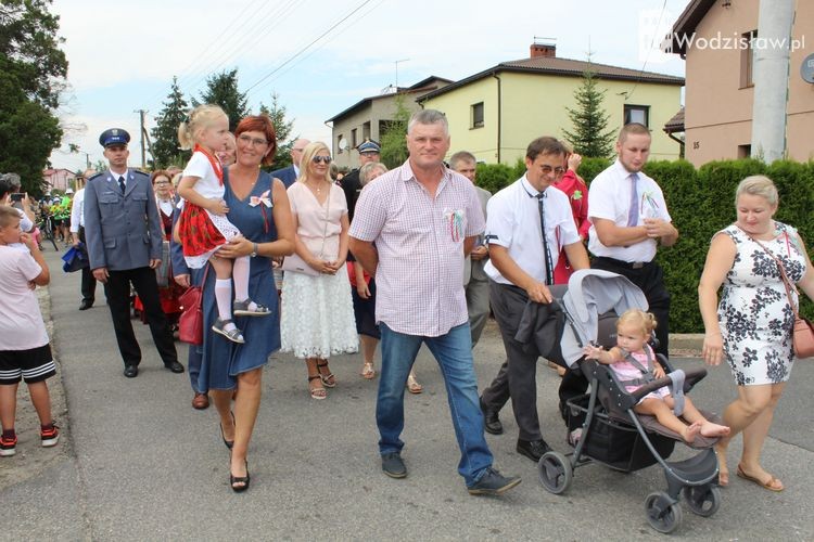 Dożynki gminy Godów w Skrbeńsku - korowód, słynni goście, tłumy mieszkańców, Tomasz Raudner