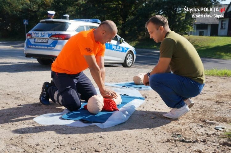 Edward w akcji - zobaczcie działania policjantów i ratowników, policja Wodzisław Śląski