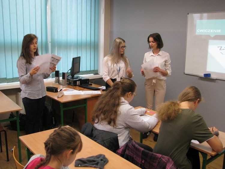 Dzieci z powiatu poznały pracę w różnych zawodach, ZSE w Wodzisławiu Śląskim