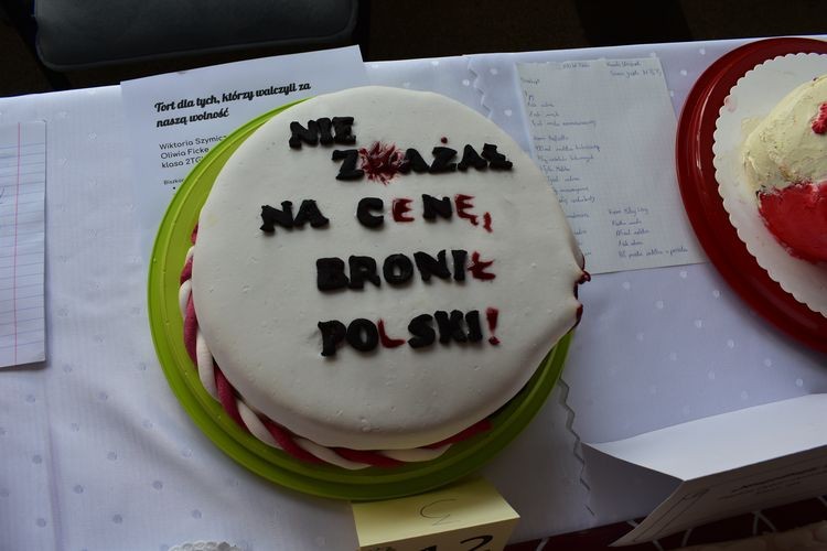 Upiekli torty na 100-lecie niepodległości Polski, Materiały prasowe