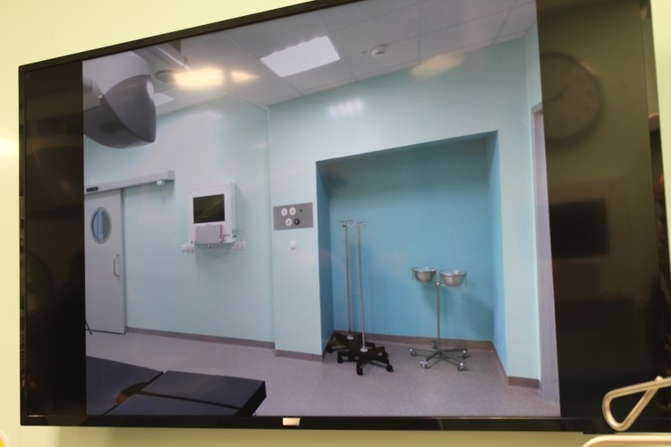 Tak wygląda nowa sala operacyjna wodzisławskiego szpitala, Mateusz Szumilas