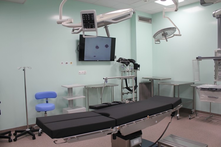 Tak wygląda nowa sala operacyjna wodzisławskiego szpitala, Mateusz Szumilas