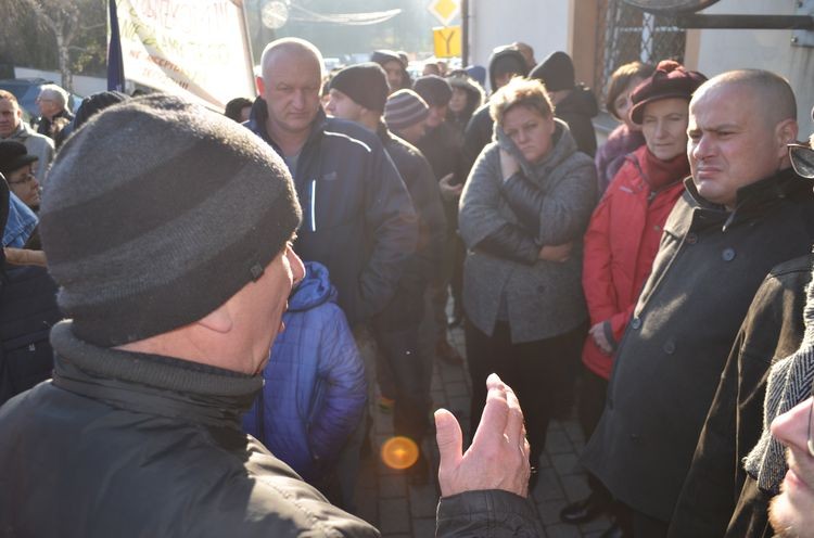 Mieszkańcy Gorzyc protestują przeciw wysokim opłatom za śmieci, Jakub Prokop
