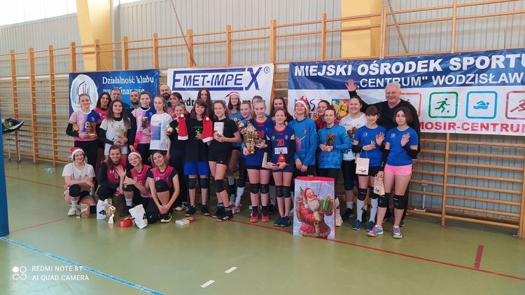 Siatkarki ZORZY zagrały w świątecznym turnieju, MKS Zorza Wodzisław