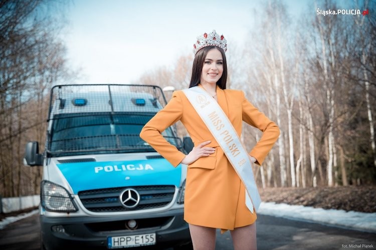 Mundur ma kobiecą twarz! Miss Polski zachęca do służby w szeregach policji, Michał Piątek