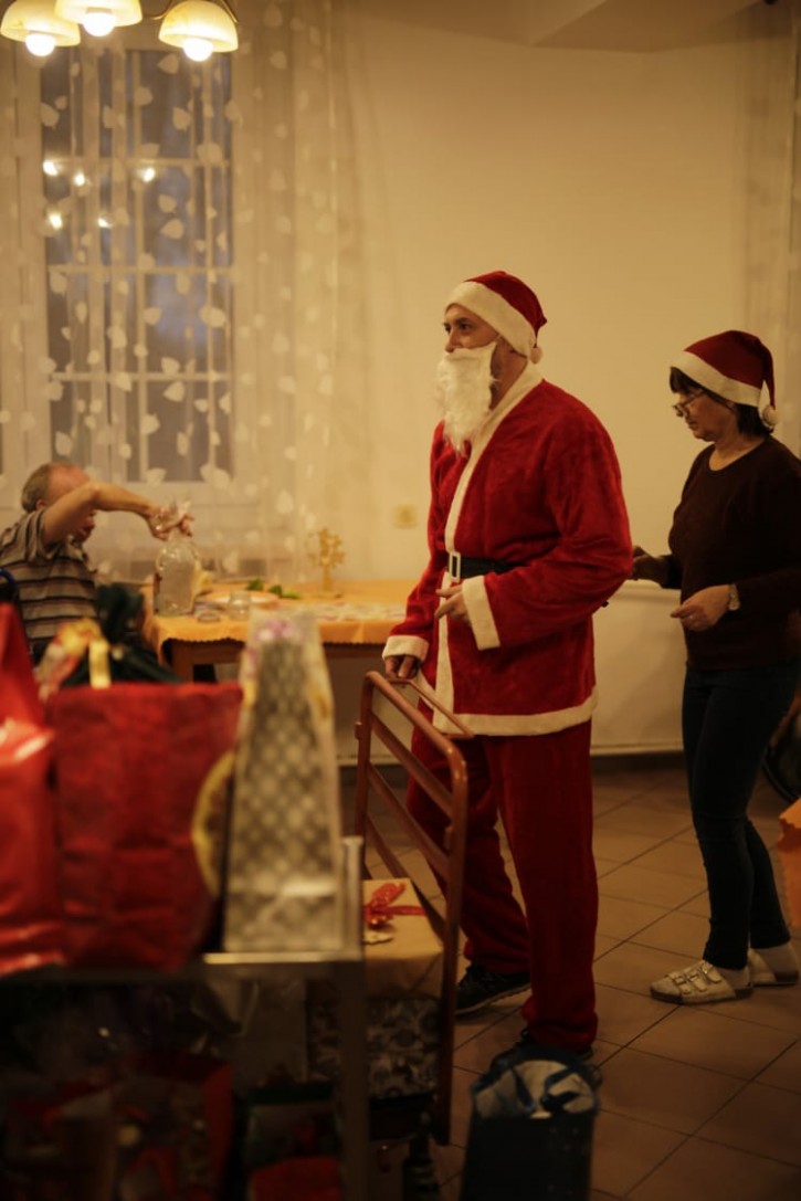 Święty Mikołaj w Gorzycach. Mieszkańcy DPS-u otrzymali prezenty od czytelników TuWodzisław.pl (zdjęcia), KB