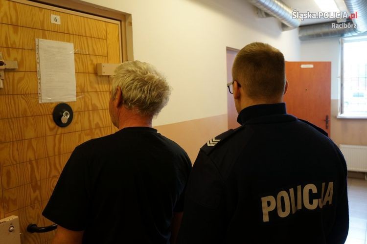 Mieszkaniec naszego powiatu do policjantów: „załatwmy sprawę w inny sposób”, KPP Racóbrz