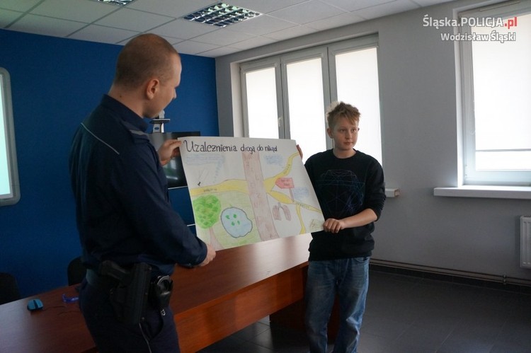 Uczniowie w ośrodku uzależnień. Trwa policyjna kampania profilaktyczna, KPP Wodzisław