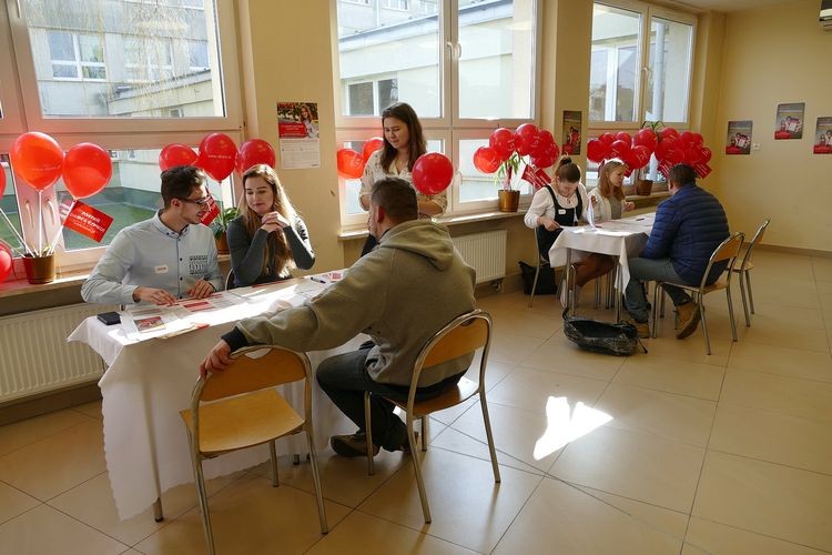 Ponad 70 potencjalnych dawców zarejestrowało się w „Tischnerze”, Starostwo Powiatowe w Wodzisławiu Śląskim