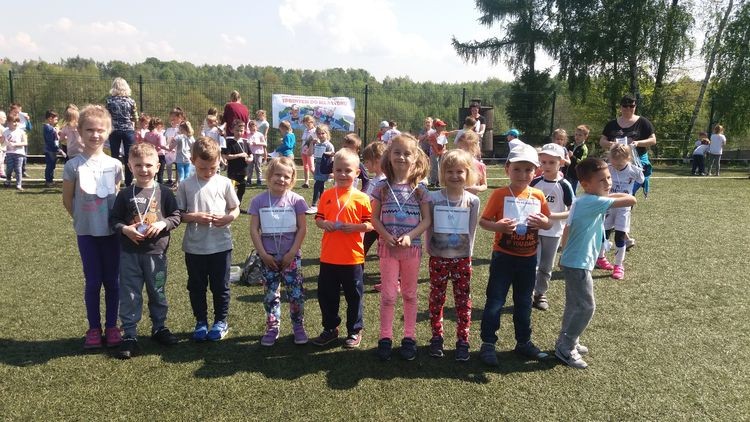 110 dzieci z Wodzisławia pobiegło w Maratonie Przedszkolaków, ZS nr 1 w Wodzisławiu Śląskim