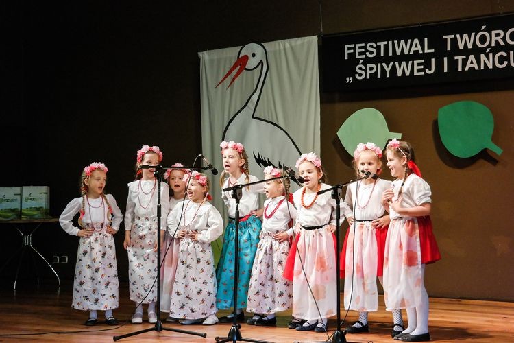 Wokalistki z Przedszkola nr 9 wystąpiły w konkursie „Śpiywej i tańcuj po śląsku”, ZS nr 1 w Wodzisławiu Śląskim