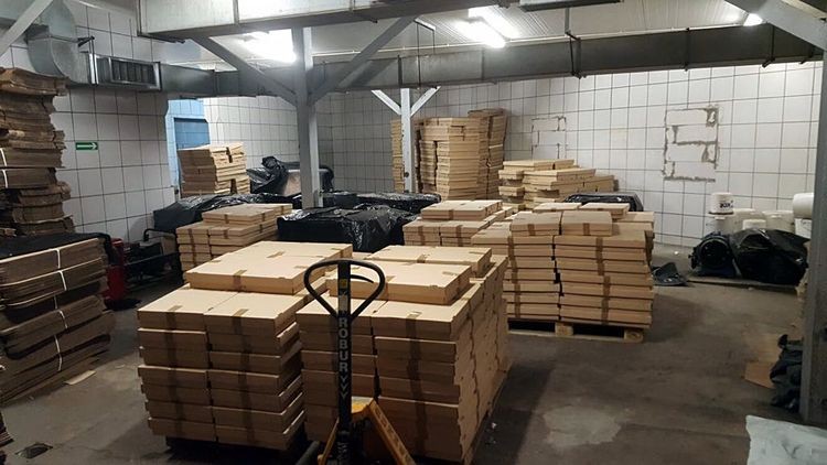 Potężna fabryka nielegalnych papierosów w Wodzisławiu zlikwidowana (zdjęcia, wideo), Krajowa Administracja Skarbowa