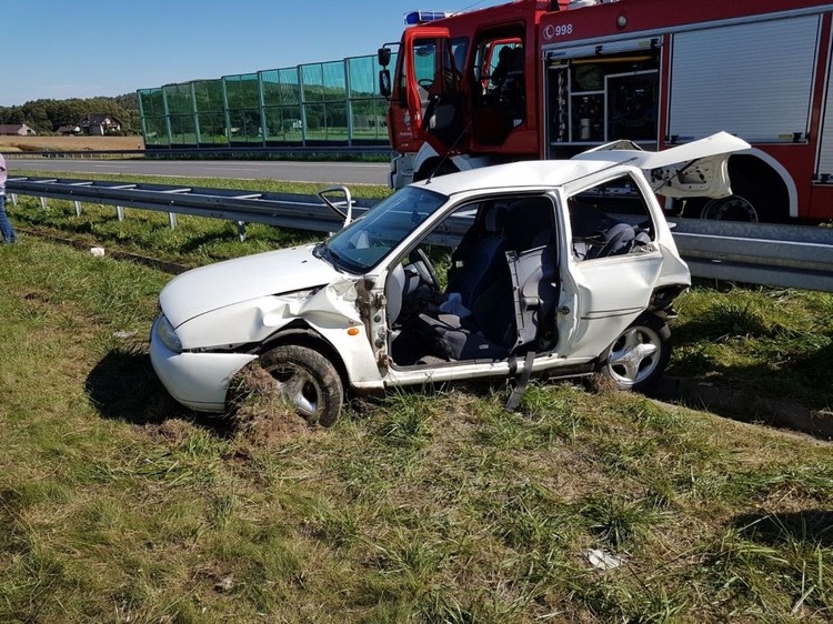 Wypadek na A1 w Mszanie. Kierowca uwięziony w rozbitym aucie, mł.ogn. Robert Żbikowski