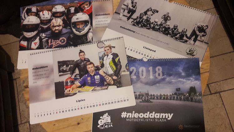 Ludzie z pasją: motocyklistki pozowały do kalendarza, by pomóc chorym na raka (zdjęcia), Światłoczuła.pl