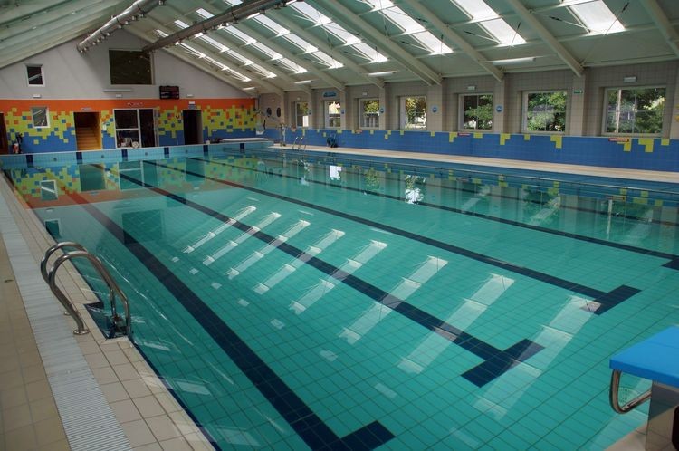 Wodzisław: ponad 550 dzieci weźmie udział w programie powszechnej nauki pływania, Kryta Pływalnia 