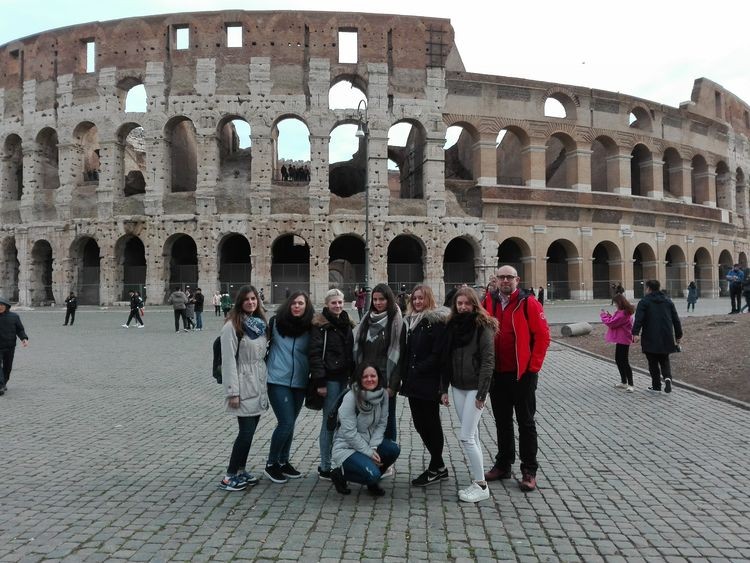 Licealistki z Rydułtów spędziły kilka dni we Włoszech. Uczyły się walki z cyberprzemocą, LO w Rydułtowach