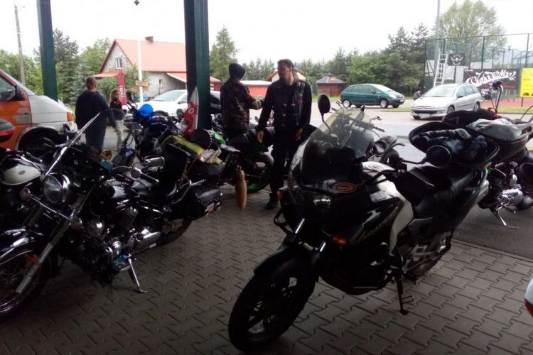 Krostoszowice: policjanci i motocykliści wspólnie o bezpieczeństwie (zdjęcia), Policja Wodzisław Śląski