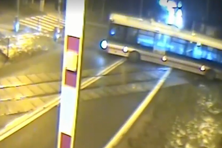 Wodzisław: przez głupotę kierowcy autobusu mogło dojść do tragedii!, 