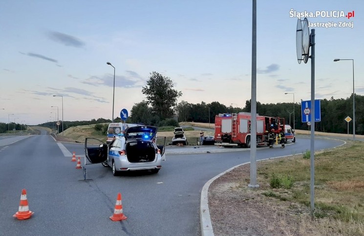 Groźny wypadek na DGP. Dwie osoby trafiły do szpitala, Komenda Miejska Policji w Jastrzębiu Zdroju
