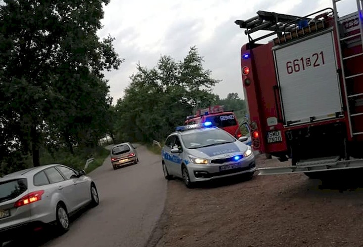 Buków: auto wpadło do stawu, Wodzisław Śląski i okolice-Informacje drogowe 24H