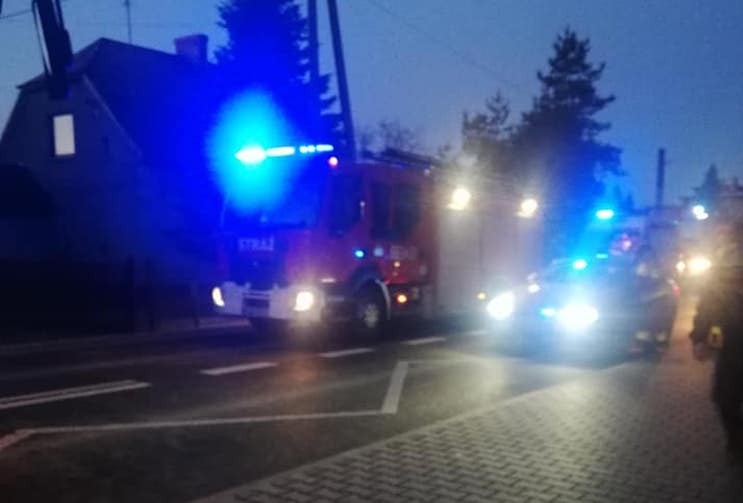 Zderzenie trzech pojazdów w Radlinie. Nadal utrudnienia w ruchu, FB: Wodzisław Śląski i okolice-Informacje drogowe 24H
