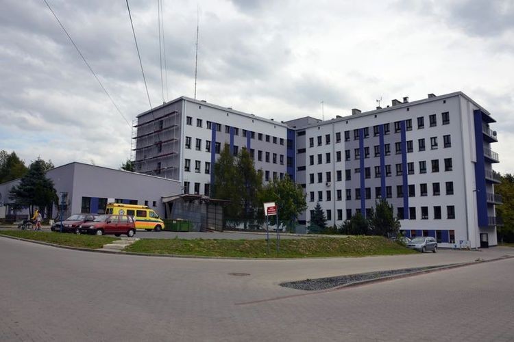 Całkowity zakaz odwiedzin w szpitalu w Wodzisławiu i Rydułtowach, 