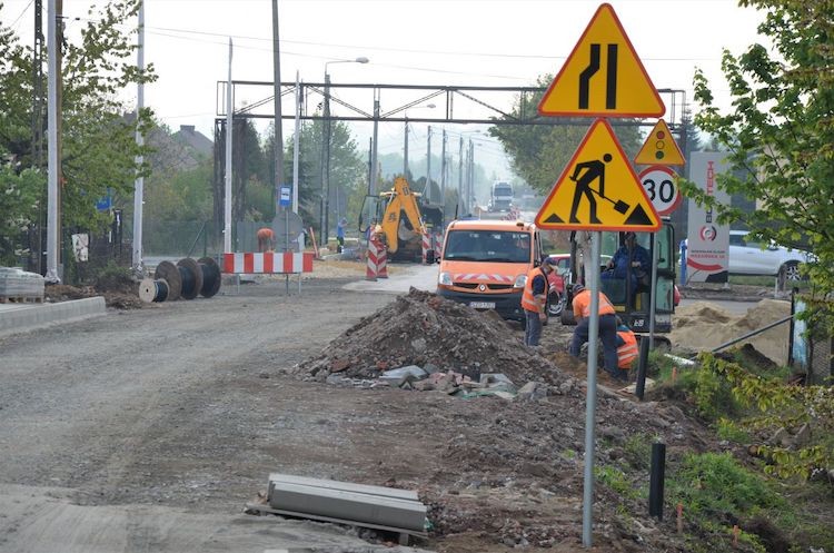 Powiat zmienił źródło finansowania - remont dróg już pewny!, materiały prasowe
