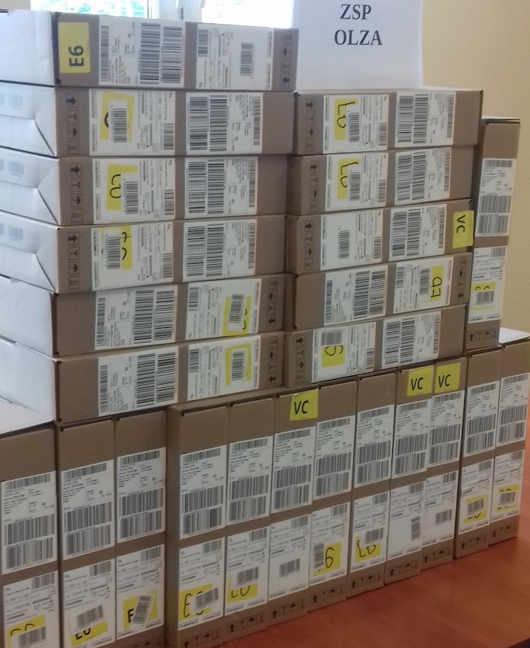 142 laptopy dla uczniów gorzyckich szkół, materiał prasowy