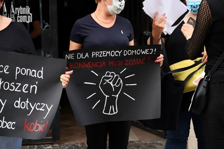 Cichy protest na rynku. „NIE dla legalizacji przemocy domowej”, Daniel Wojaczek