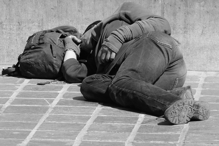 Reakcja Czytelnika mogła uratować życie bezdomnemu mężczyźnie, pixabay