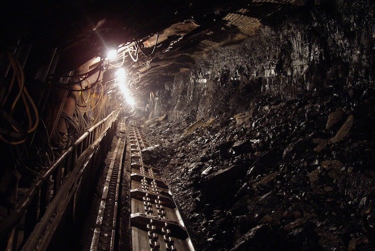 Górnicy rozpoczęli protest. Nawet 100 będzie strajkować pod ziemią, piabay