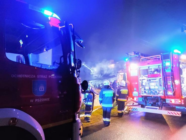 300 tys. zł strat po pożarze w Rydułtowach, OSP Pszów