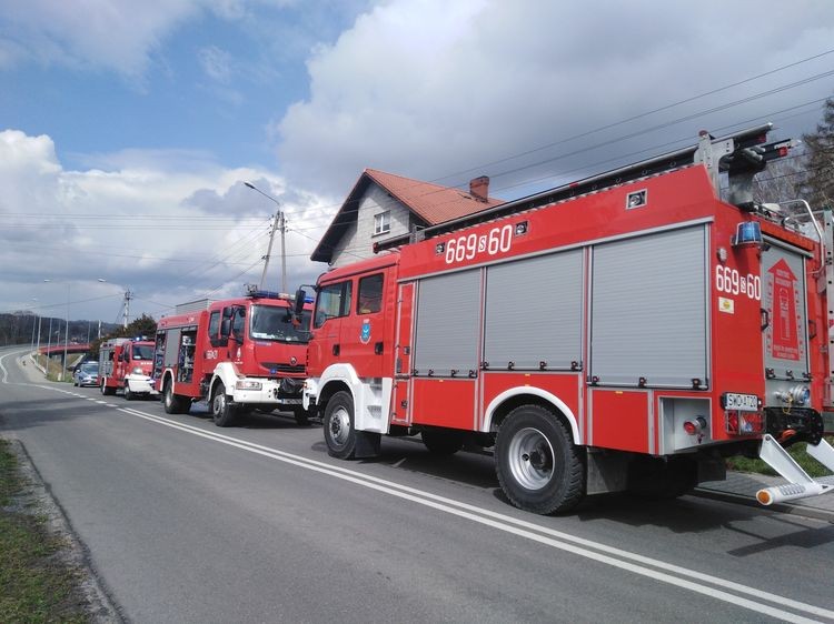Krostoszowice: strażacy wyciągnęli mężczyznę z pożaru, OSP Skrzyszów