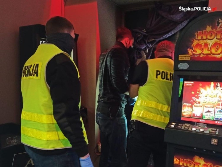 Śląsk: potężne uderzenie w nielegalny hazard. Celnicy wśród zatrzymanych, KWP Katowice