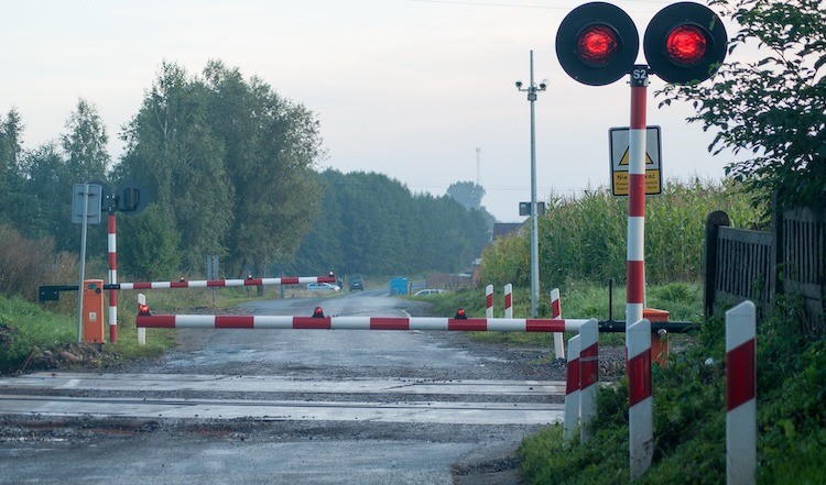 Przejazd pod szlabanem będzie go słono kosztował, 