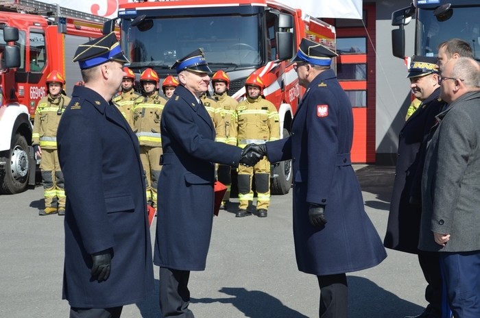 Powiat wodzisławski: strażacy mają 3 nowe wozy bojowe, Tomasz Świerczek