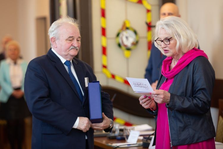 Odszedł na emeryturę i został wyróżniony. Henryk Brachmański honorowym obywatelem Radlina, miasto Radlin