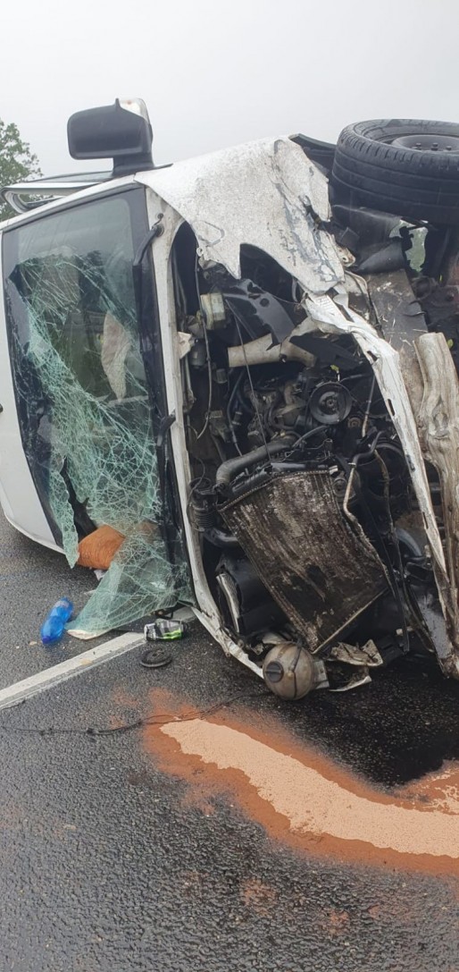 Godów: Wypadek busa na A1 w Łaziskach. Podróżowali nim Ukraińcy, KM PSP Wodzisław