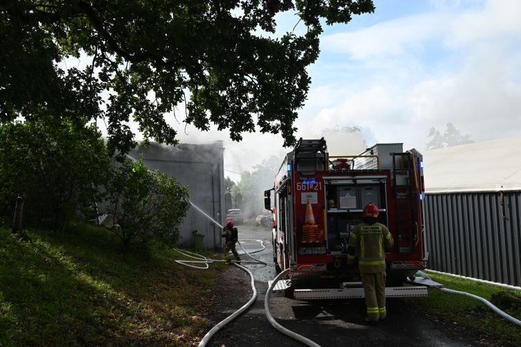 Gorzyce: Pożar w stolarni. Lądował śmigłowiec LPR, Mateusz Kaczmarek/PSP Wodzisław
