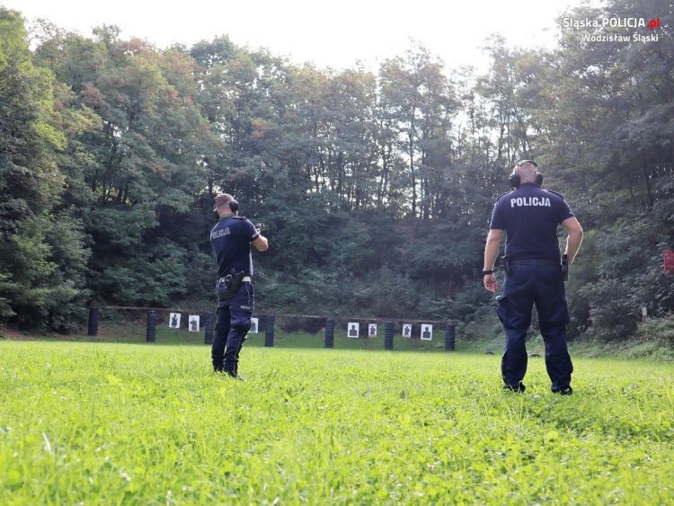 Policjanci ćwiczyli umiejętności strzeleckie [foto], KPP Wodzisław