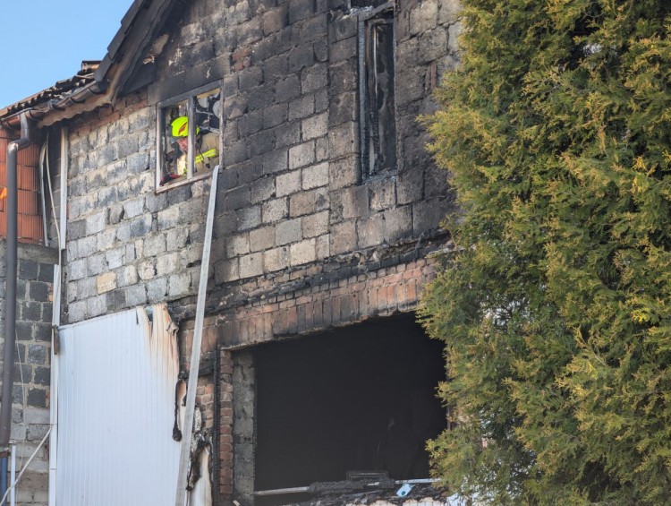 Przyczyna pożaru nadal nieznana. Będzie sekcja zwłok ofiar, 