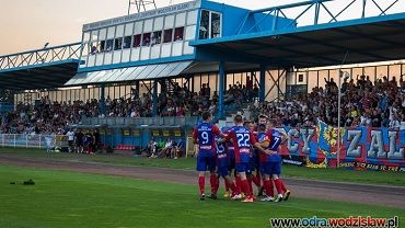 Liga okręgowa: zwycięstwo Odry Wodzisław na Stadionie Miejskim. Naprzód Zawada liderem