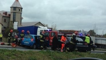 Wypadek na Bogumińskiej w Wodzisławiu. Sześć osób trafiło do szpitala
