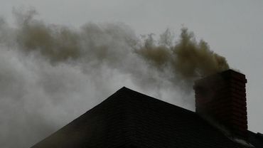 Smog znowu „atakuje”. Przebywanie na wolnym powietrzu może być szkodliwe
