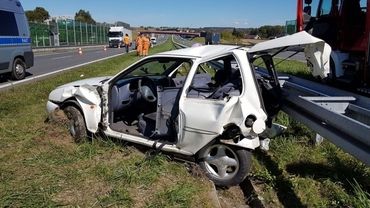 Wypadek na A1 w Mszanie. Kierowca uwięziony w rozbitym aucie