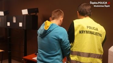Metodą „na policjanta” wyłudzili 200 tys. zł