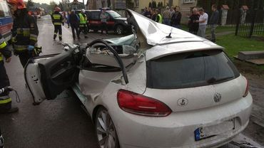 Makabryczny wypadek w Zawadzie - auto zderzyło się z pracującą koparką