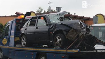 Wypadek tira i forda w Czyżowicach. 19-latka w ciężkim stanie