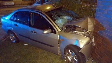 Rydułtowy: Pijany uderzył autem w płot i dom