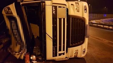 Mszana: pijany kierowca wywrócił ciężarówkę na A1